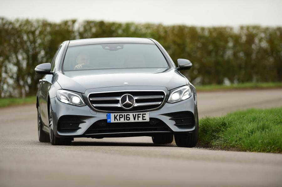  Mercedes-Benz E220 d AMG Line 2016 года  (UK) (фото 15 из 31)